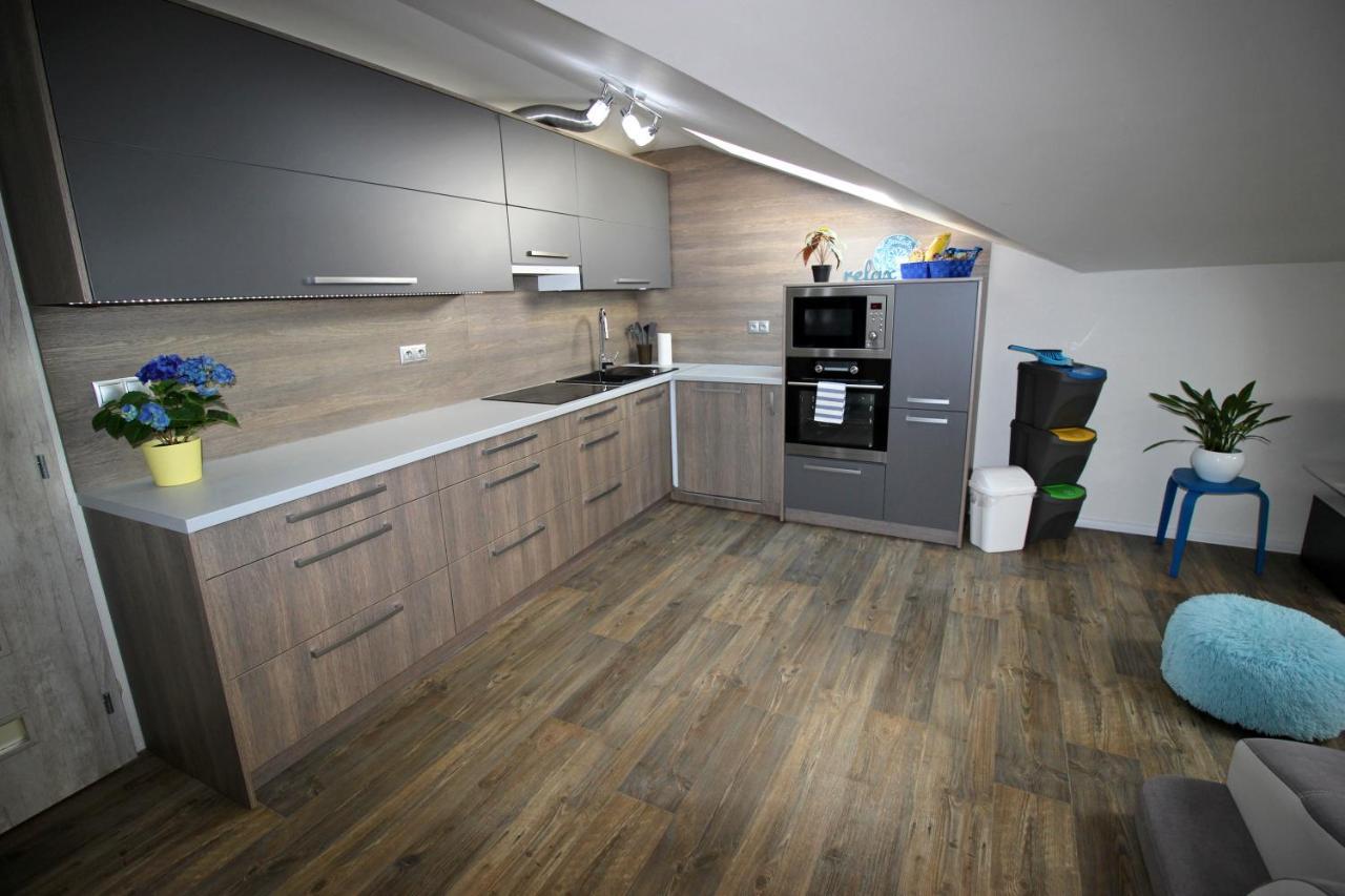 Shiny Star Apartman Spišská Nová Ves Exterior foto