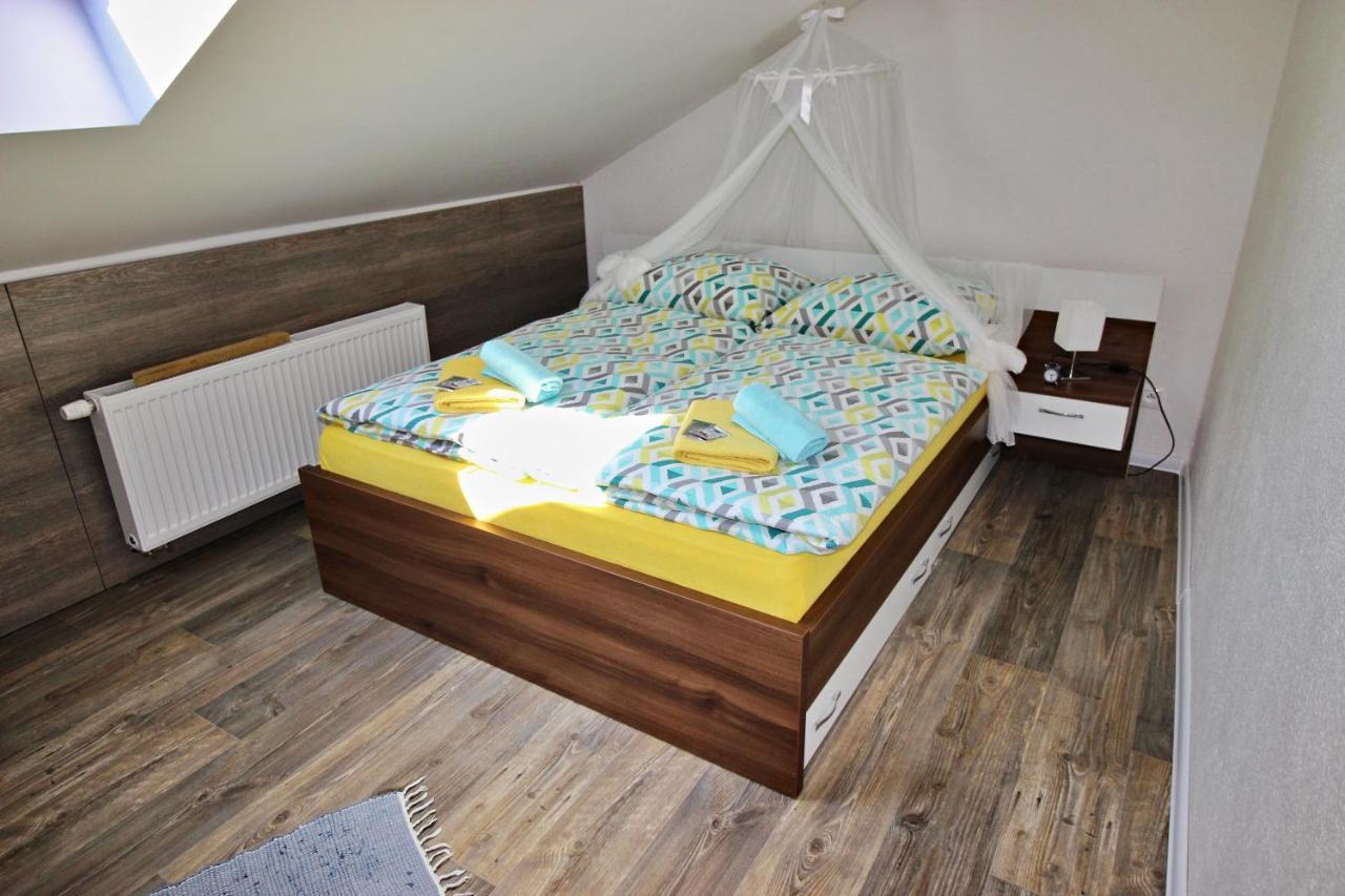 Shiny Star Apartman Spišská Nová Ves Exterior foto